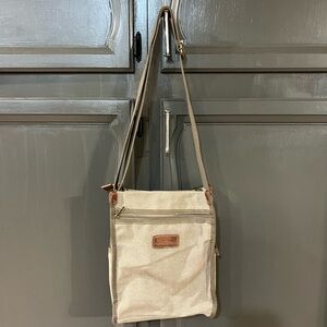 CargoIT Tan Canvas Messenger Bag